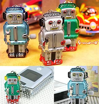 Pretty brass robots with a retro look