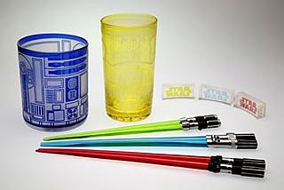 Star Wars kit complete with RD2D and C3PO glasses 