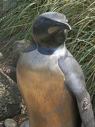 Pinguin Bronze Statue. Foto: Wikipedia
