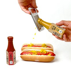 Flacon de ketchup ou de moutarde à râper