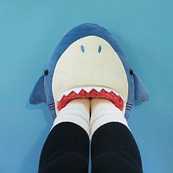 Chauffe-pieds en forme de requin