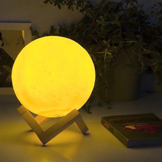 Une lampe de lune spectaculaire en 3D