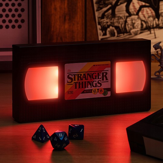 Lampe en forme de VHS pour Stranger Things