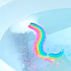 Prendre un bain coloré, amusant et relaxant