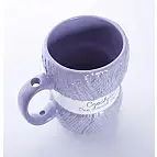 Comprend un trou d'aiguille