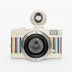 Avec flash intégré