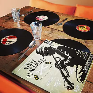 Sets de table en forme de disques vinyles