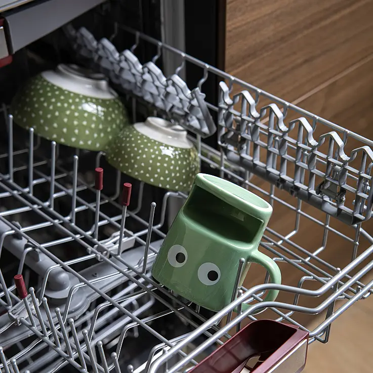 Peut être lavé au lave-vaisselle, mais il est recommandé de le faire à la main.