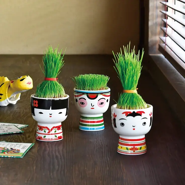 Mini-pot Kokeshi avec kit de culture d'herbe