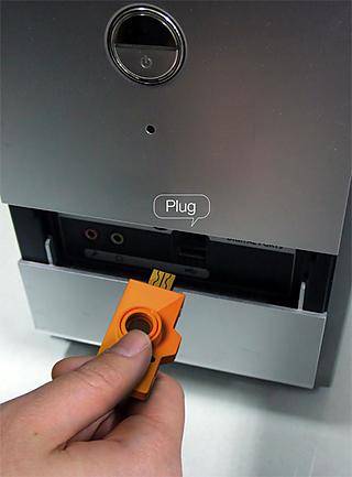 ¿Memoria USB con forma extraña? No, una cámara minimalista con conexión USB